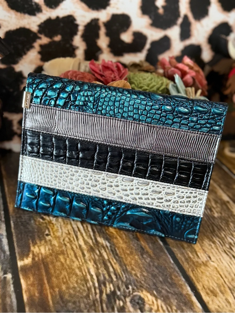 FIRM >>> NWT Brahmin Journal Blue patina flashback